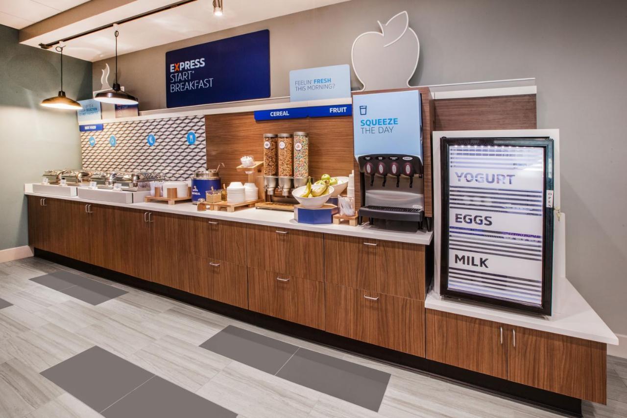 Holiday Inn Express & Suites Greenville S - Piedmont By Ihg Экстерьер фото
